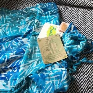 Sarong wrap 21” long  68” wide blue and teal